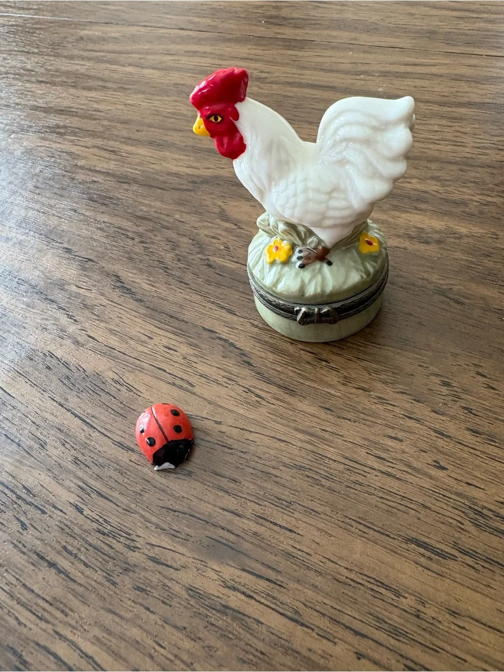 White and Red Ceramic Hen Figurine Decorative Trinket Box with Lady Bug